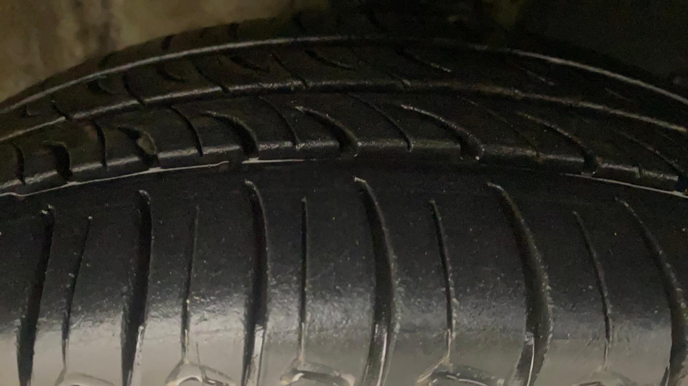 2018 Maruti IGNIS ZETA 1.2, CNG, Manual, 66,369 km, Right Front Tyre Tread