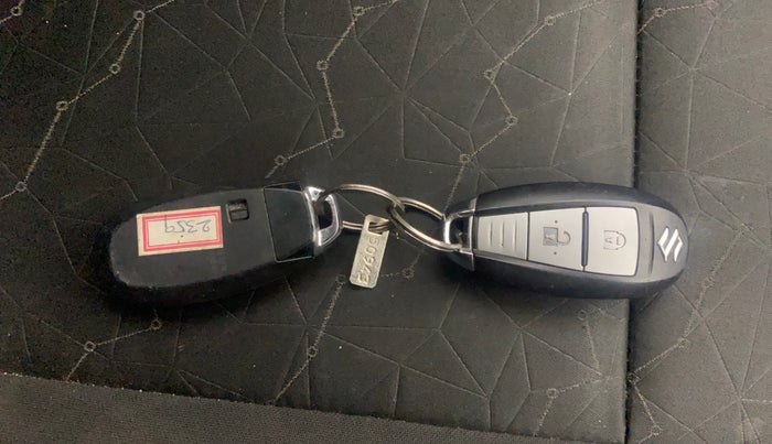 2018 Maruti IGNIS ZETA 1.2, CNG, Manual, 66,308 km, Key Close Up