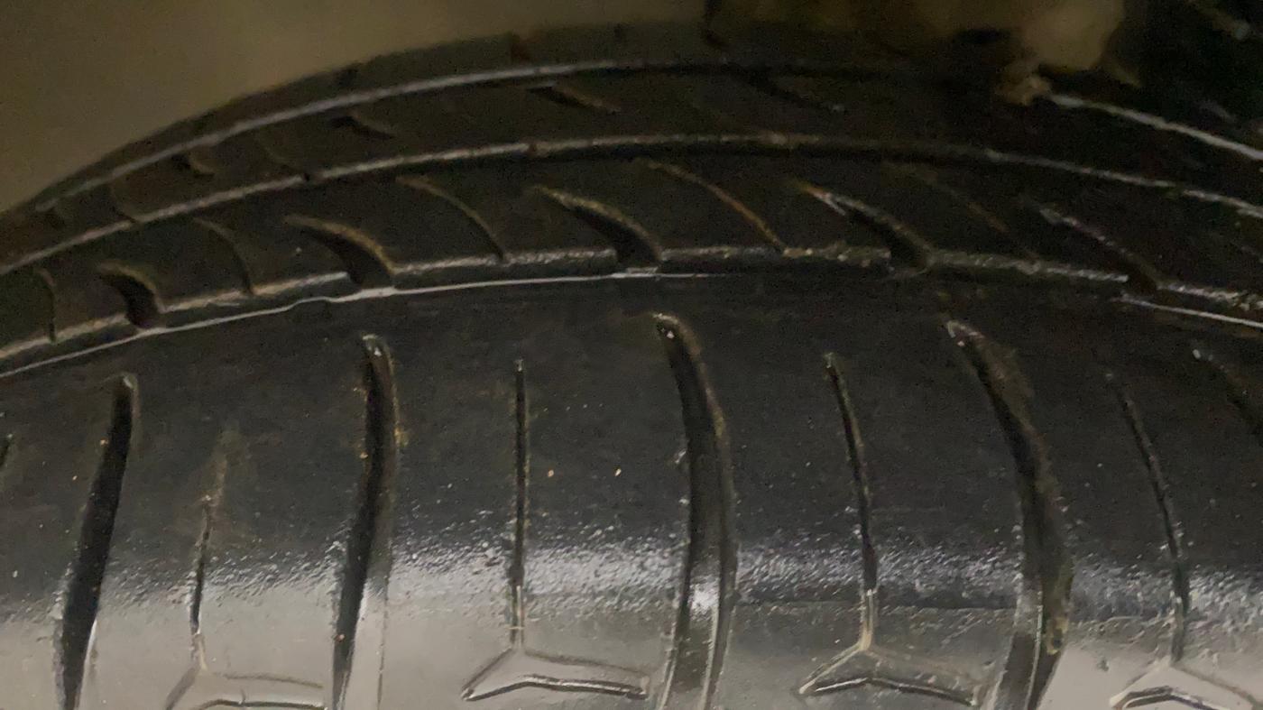 2018 Maruti IGNIS ZETA 1.2, CNG, Manual, 66,369 km, Left Front Tyre Tread