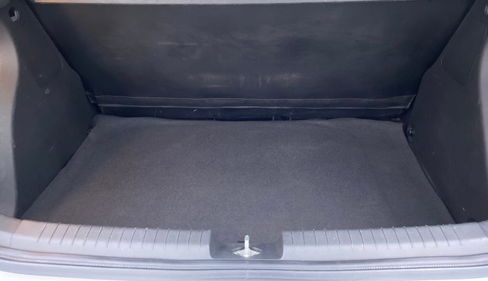 2016 Hyundai Elite i20 ASTA 1.2, Petrol, Manual, 49,815 km, Boot Inside