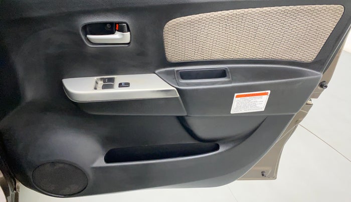 2016 Maruti Wagon R 1.0 LXI CNG, CNG, Manual, 74,578 km, Driver Side Door Panels Control