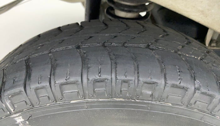 2016 Maruti Eeco 5 STR CNG WITH HTR, CNG, Manual, 55,338 km, Right Rear Tyre Tread