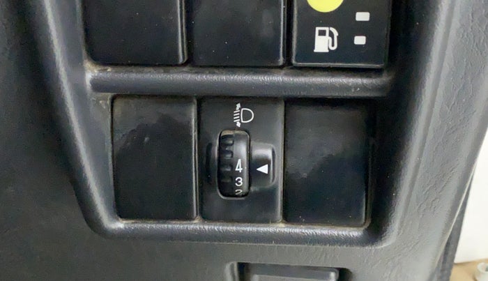 2016 Maruti Eeco 5 STR CNG WITH HTR, CNG, Manual, 55,338 km, Dashboard - Headlight height adjustment not working