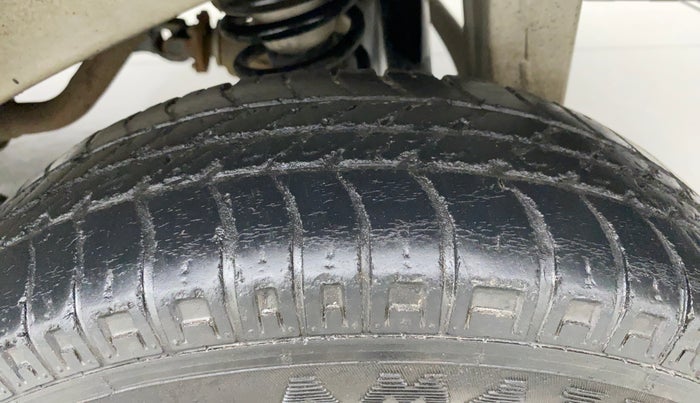 2016 Maruti Eeco 5 STR CNG WITH HTR, CNG, Manual, 55,338 km, Left Rear Tyre Tread