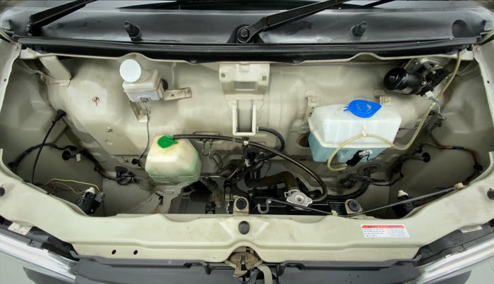 2016 Maruti Eeco 5 STR CNG WITH HTR, CNG, Manual, 55,338 km, Open Bonet