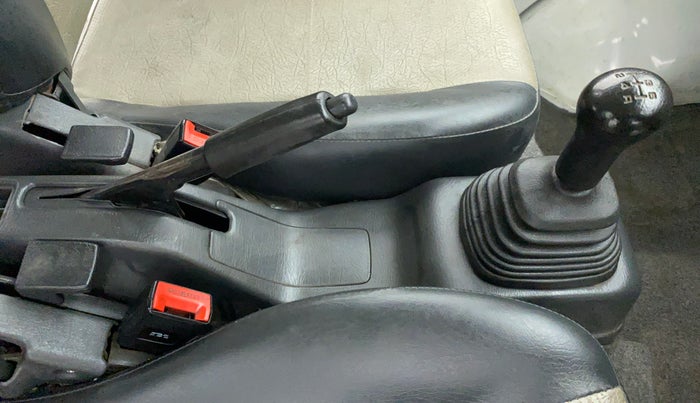2016 Maruti Eeco 5 STR CNG WITH HTR, CNG, Manual, 55,338 km, Gear Lever