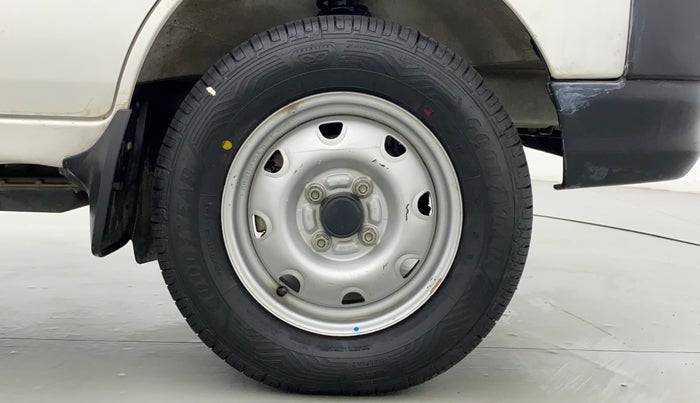 2016 Maruti Eeco 5 STR CNG WITH HTR, CNG, Manual, 55,338 km, Right Front Wheel