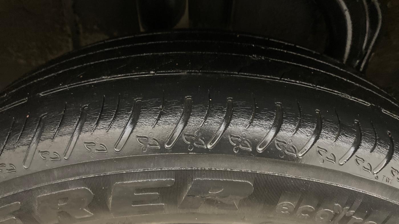 2022 Nissan MAGNITE XV PREMIUM TURBO CVT, Petrol, Automatic, 48,191 km, Right Rear Tyre Tread