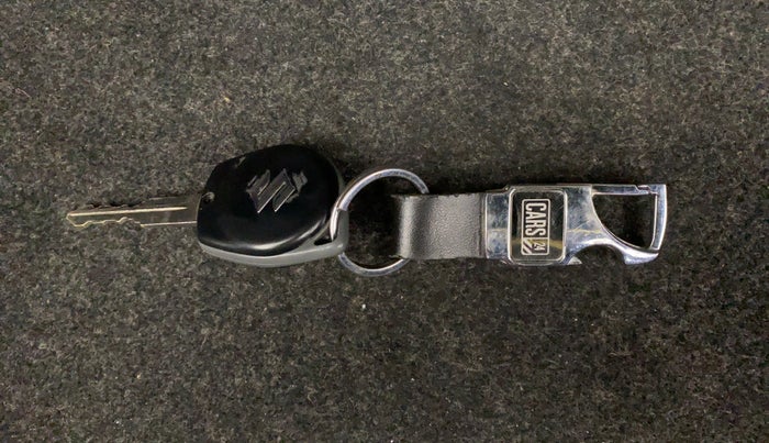 2016 Maruti Swift LXI OPT, Petrol, Manual, 28,192 km, Key Close Up