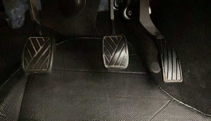 2016 Maruti Swift LXI OPT, Petrol, Manual, 28,192 km, Pedals