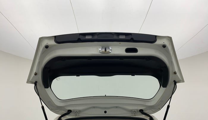 2016 Maruti Swift LXI OPT, Petrol, Manual, 28,192 km, Boot Door Open