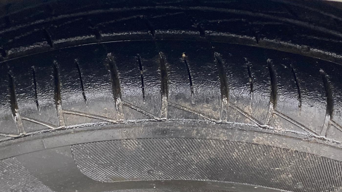 2021 Maruti Alto VXI PLUS, Petrol, Manual, 30,201 km, Left Front Tyre Tread