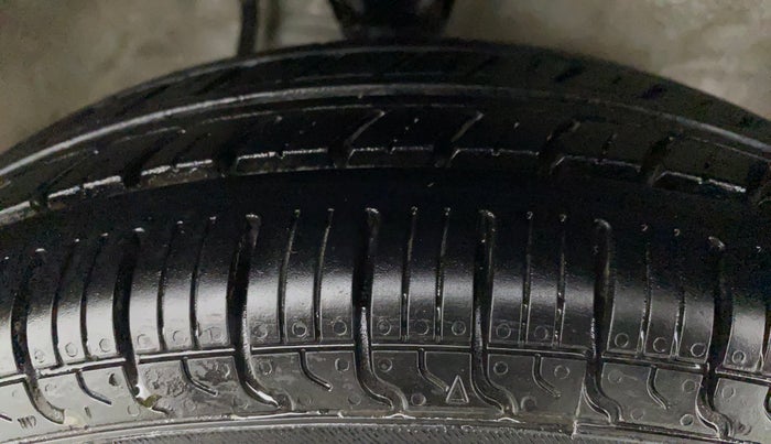 2017 Maruti Alto 800 LXI, Petrol, Manual, 39,560 km, Right Front Tyre Tread