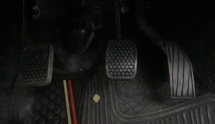 2017 Maruti Alto 800 LXI, Petrol, Manual, 39,560 km, Pedals