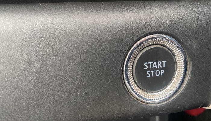 2022 Renault TRIBER RXZ, Petrol, Manual, 20,165 km, Keyless Start/ Stop Button