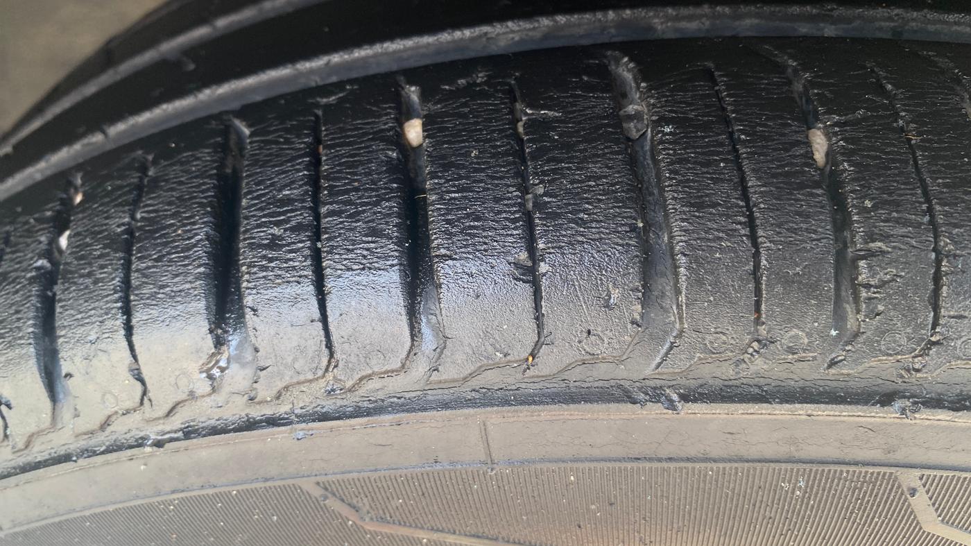 2022 Renault TRIBER RXZ, Petrol, Manual, 20,165 km, Right Front Tyre Tread