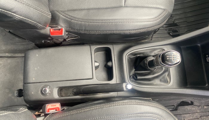 2022 Renault TRIBER RXZ, Petrol, Manual, 20,165 km, Gear Lever