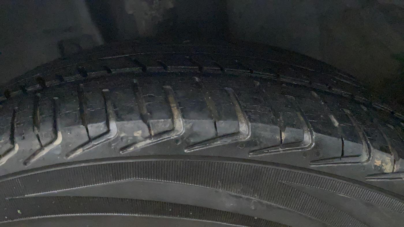 2017 Datsun Go T, Petrol, Manual, 34,567 km, Left Front Tyre Tread