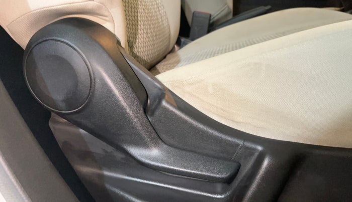 2019 Maruti New Wagon-R LXI 1.0, Petrol, Manual, 38,664 km, Driver Side Adjustment Panel