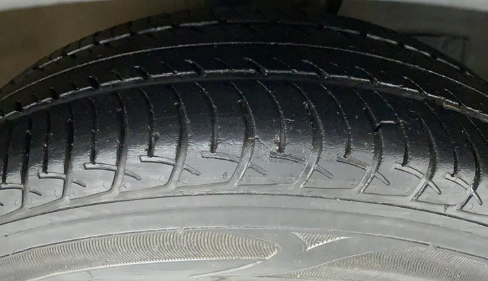 2020 Maruti New Wagon-R VXI 1.0, Petrol, Manual, 31,600 km, Right Front Tyre Tread