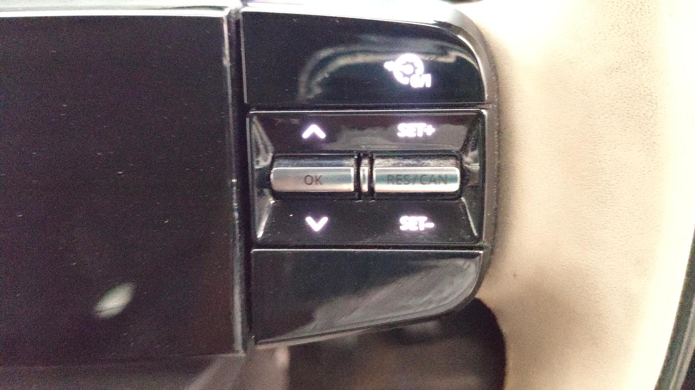 2025 Tata ALTROZ Accomplished S Petrol 5 MT, CNG, Manual, 9,049 km, Adaptive Cruise Control