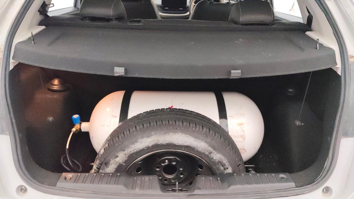 2025 Tata ALTROZ Accomplished S Petrol 5 MT, CNG, Manual, 9,049 km, Boot Inside