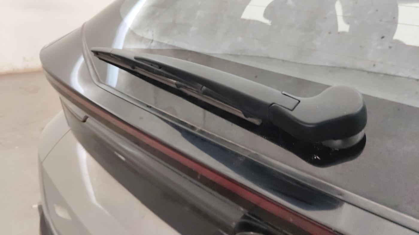 2025 Tata ALTROZ Accomplished S Petrol 5 MT, CNG, Manual, 9,049 km, Rear Wiper