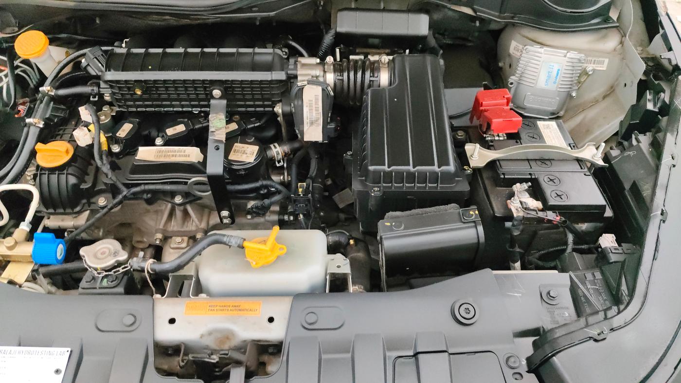 2025 Tata ALTROZ Accomplished S Petrol 5 MT, CNG, Manual, 9,049 km, Engine View - Left