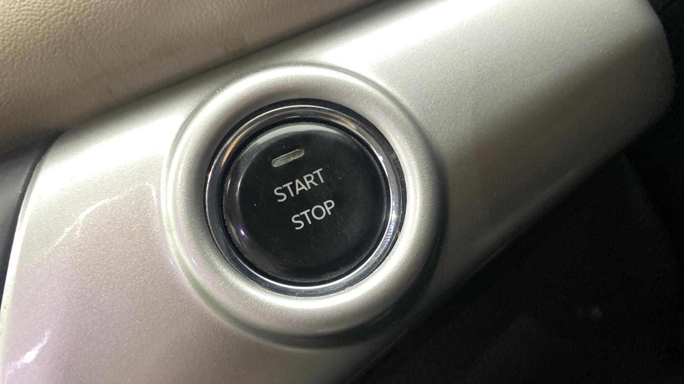 2021 Mahindra XUV700 AX 7 LUXURY P AT 7 STR, Petrol, Automatic, 53,089 km, Keyless Start/ Stop Button