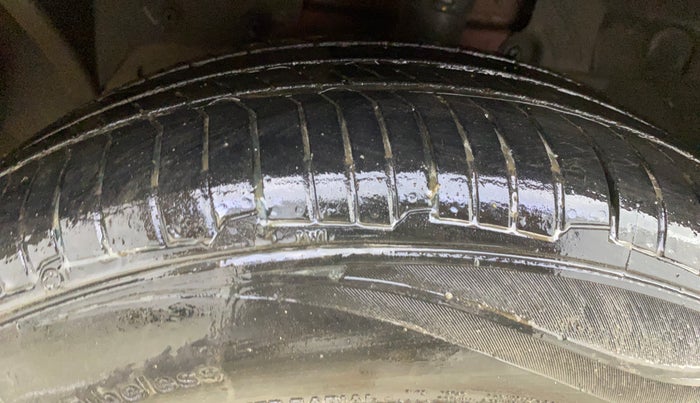 2016 Ford New Figo TREND 1.2 PETROL, Petrol, Manual, 52,813 km, Left Front Tyre Tread