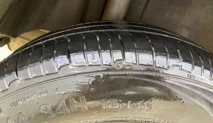 2016 Ford New Figo TREND 1.2 PETROL, Petrol, Manual, 52,813 km, Right Rear Tyre Tread