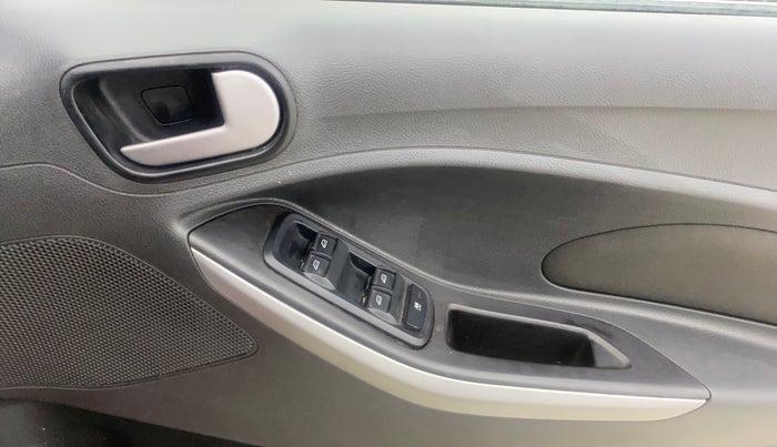 2016 Ford New Figo TREND 1.2 PETROL, Petrol, Manual, 52,813 km, Driver Side Door Panels Control