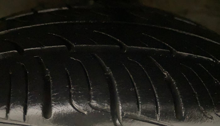 2015 Hyundai Grand i10 ASTA AT 1.2 KAPPA VTVT, Petrol, Automatic, 99,118 km, Left Front Tyre Tread