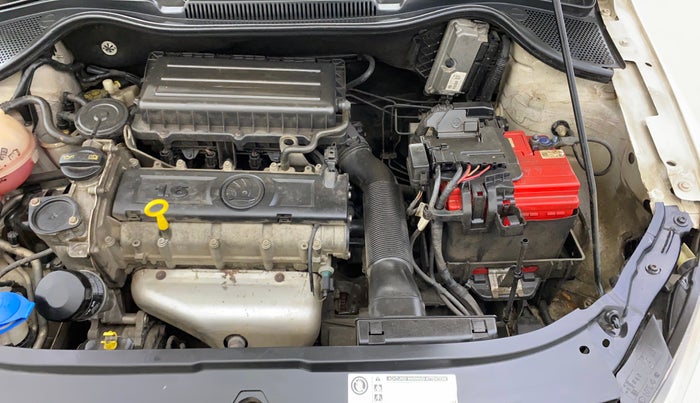 2014 Skoda Rapid ELEGANCE 1.6 MPI AT, Petrol, Automatic, 62,543 km, Engine View - Left