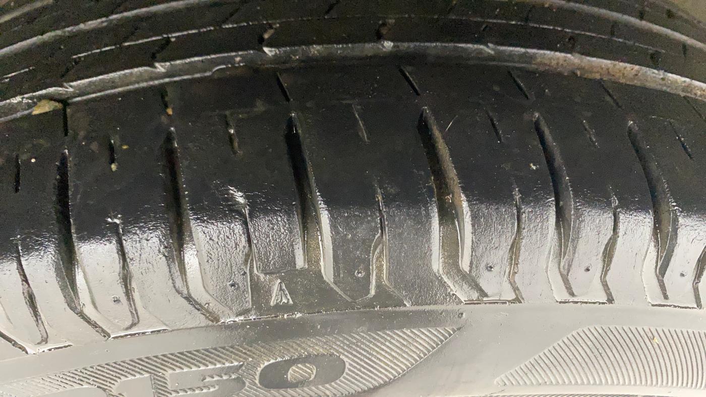 2021 Maruti Ertiga ZXI SHVS, Petrol, Manual, 32,836 km, Left Rear Tyre Tread