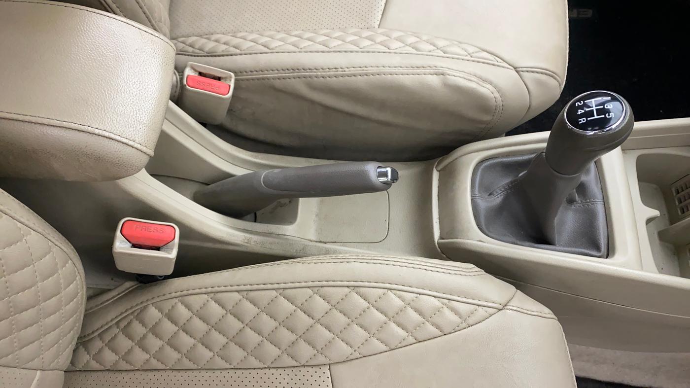 2021 Maruti Ertiga ZXI SHVS, Petrol, Manual, 32,836 km, Gear Lever