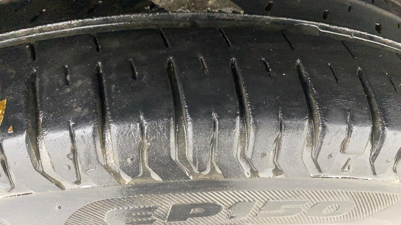 2021 Maruti Ertiga ZXI SHVS, Petrol, Manual, 32,836 km, Right Rear Tyre Tread