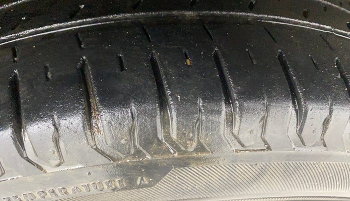 2021 Maruti Ertiga ZXI SHVS, Petrol, Manual, 32,836 km, Right Front Tyre Tread