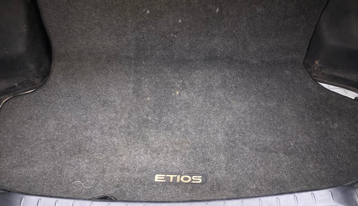 2012 Toyota Etios G, CNG, Manual, 93,524 km, Boot Inside