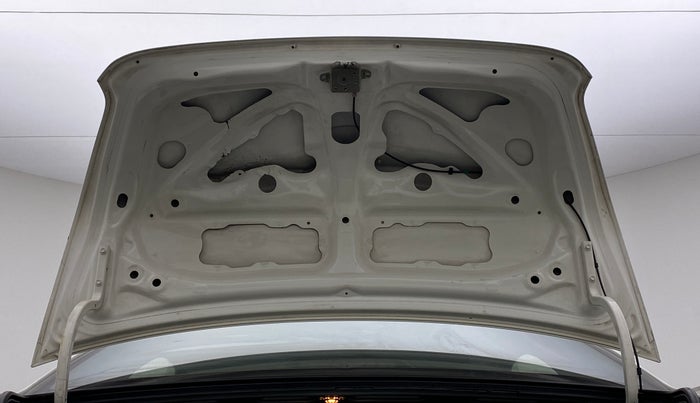 2012 Toyota Etios G, CNG, Manual, 93,524 km, Boot Door Open