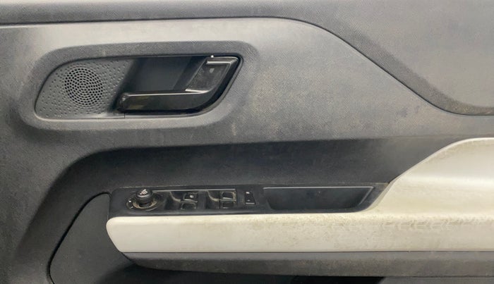 2024 Tata PUNCH ACCOMPLISHED DAZZLE SUNROOF CNG MT, CNG, Manual, 39,700 km, Driver Side Door Panels Control