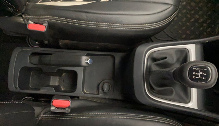 2024 Tata PUNCH ACCOMPLISHED DAZZLE SUNROOF CNG MT, CNG, Manual, 39,700 km, Gear Lever