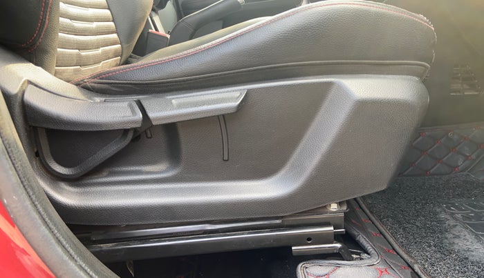 2021 KIA SONET GTX PLUS 1.0 IMT, Petrol, Manual, 78,580 km, Driver Side Adjustment Panel