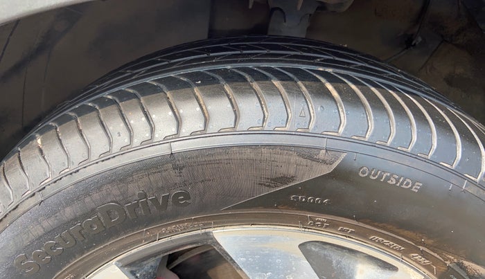 2021 KIA SONET GTX PLUS 1.0 IMT, Petrol, Manual, 78,580 km, Left Front Tyre Tread