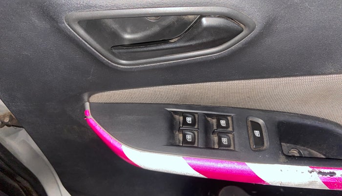 2021 Nissan MAGNITE XE, Petrol, Manual, 68,337 km, Driver Side Door Panels Control