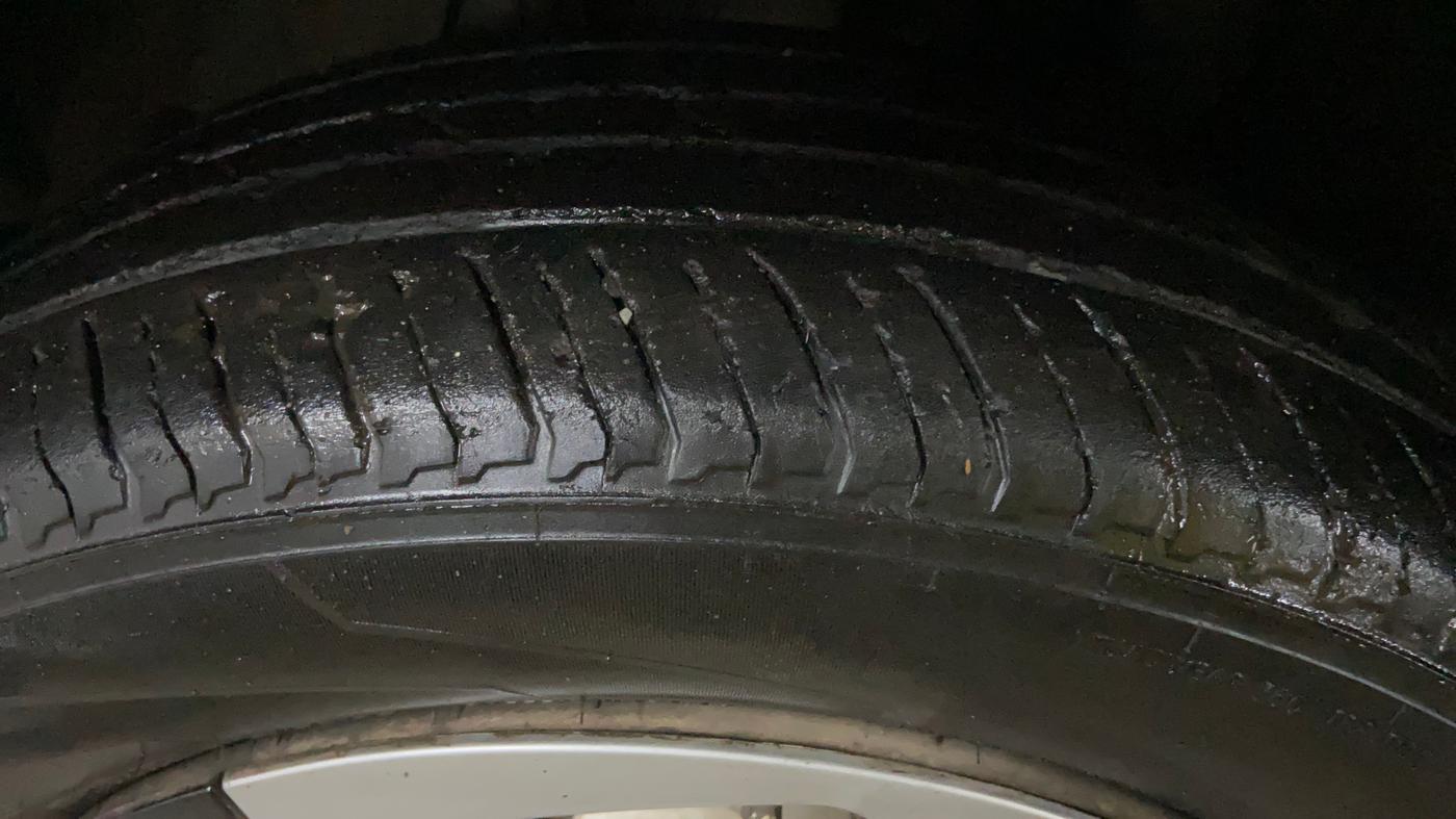 2021 Nissan MAGNITE XE, Petrol, Manual, 68,390 km, Left Front Tyre Tread