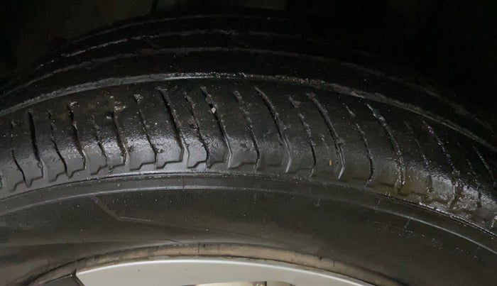 2021 Nissan MAGNITE XE, Petrol, Manual, 68,337 km, Left Front Tyre Tread