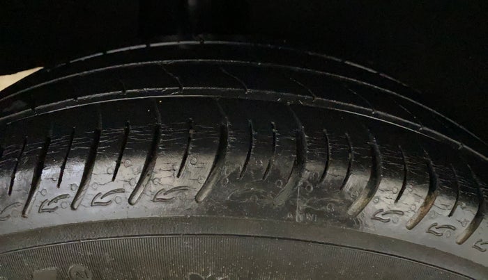 2021 Maruti Baleno DELTA PETROL 1.2, Petrol, Manual, 38,859 km, Right Rear Tyre Tread