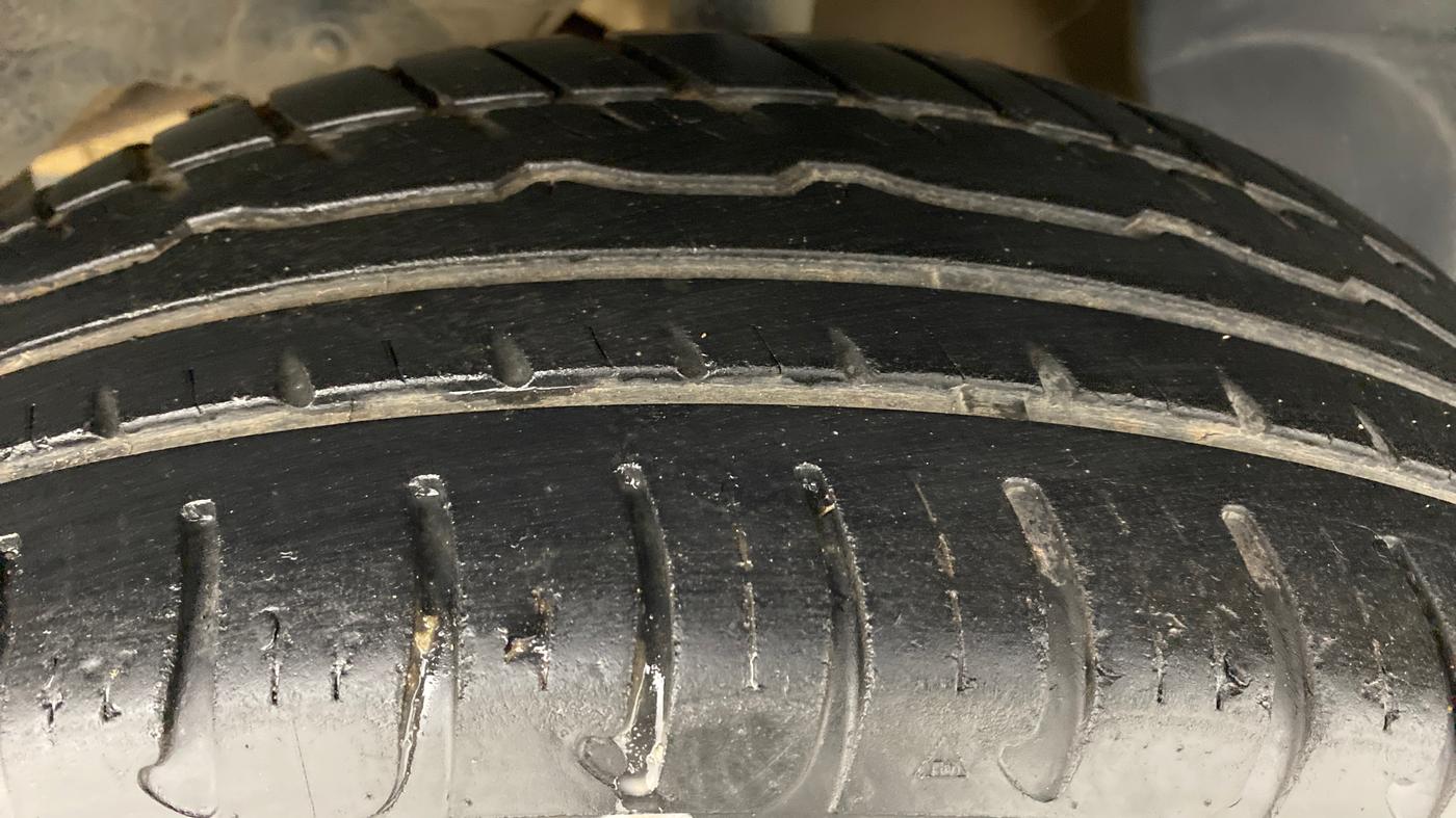 2018 Renault Duster RXS CVT 106 PS, Petrol, Automatic, 40,128 km, Left Rear Tyre Tread