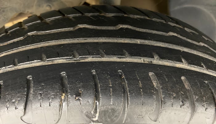 2018 Renault Duster RXS CVT 106 PS, Petrol, Automatic, 40,128 km, Left Rear Tyre Tread